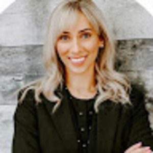 Meet your Posher, Courtney